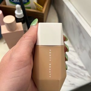 Fenty beauty skin tint